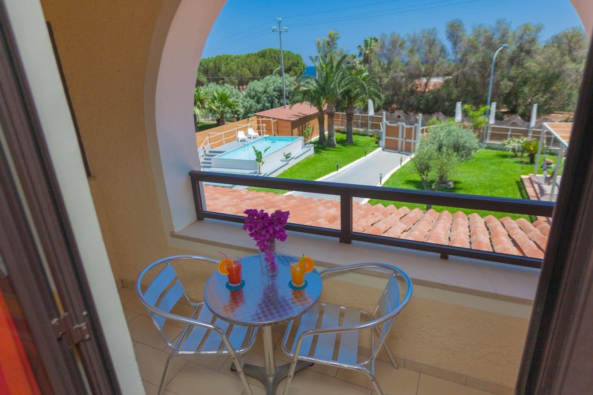 Villa Sunset B&B/Apartments Fontane Bianche Exterior foto